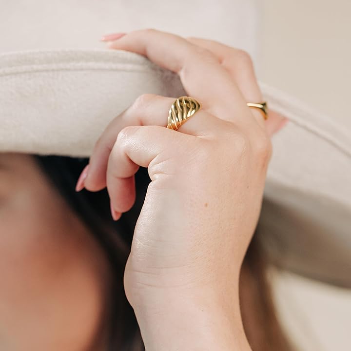 Malia | Croissant ring