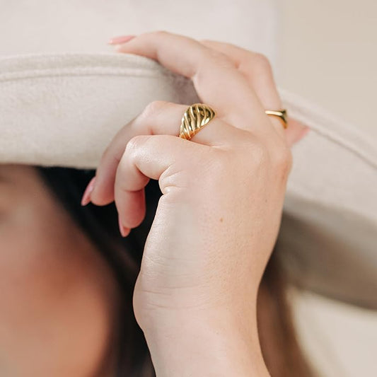 Malia | Croissant ring